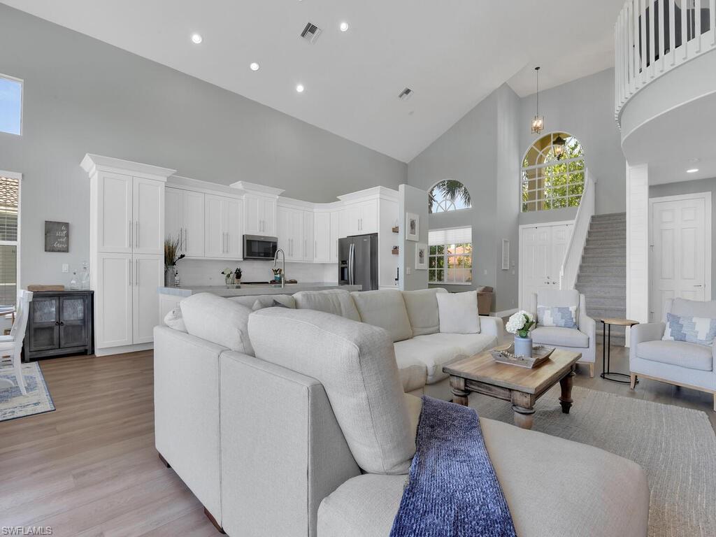 SATURNIA LAKES - Residential