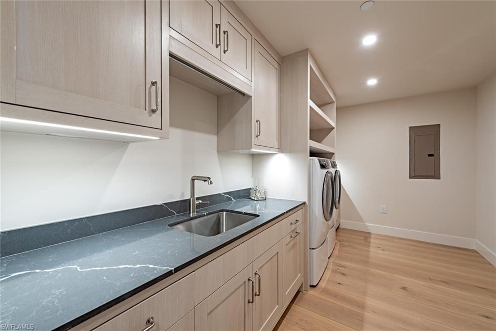 KALEA BAY TOWER 300 - Residential