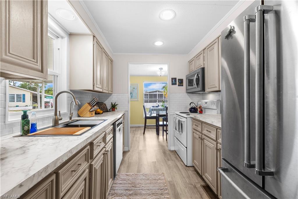 FOREST PARK MOBILE HOME - Residential