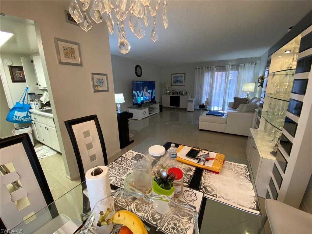 TOWERS CONDO - Residential