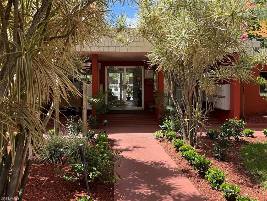 TOWERS CONDO - Residential