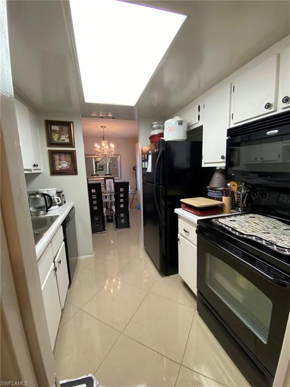 TOWERS CONDO - Residential