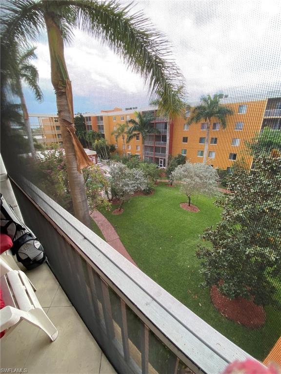 TOWERS CONDO - Residential