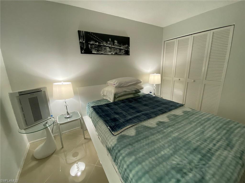 TOWERS CONDO - Residential