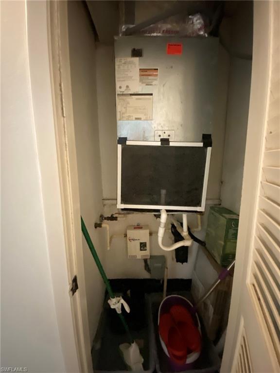 TOWERS CONDO - Residential