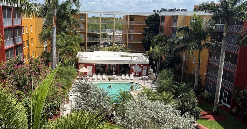 TOWERS CONDO - Residential