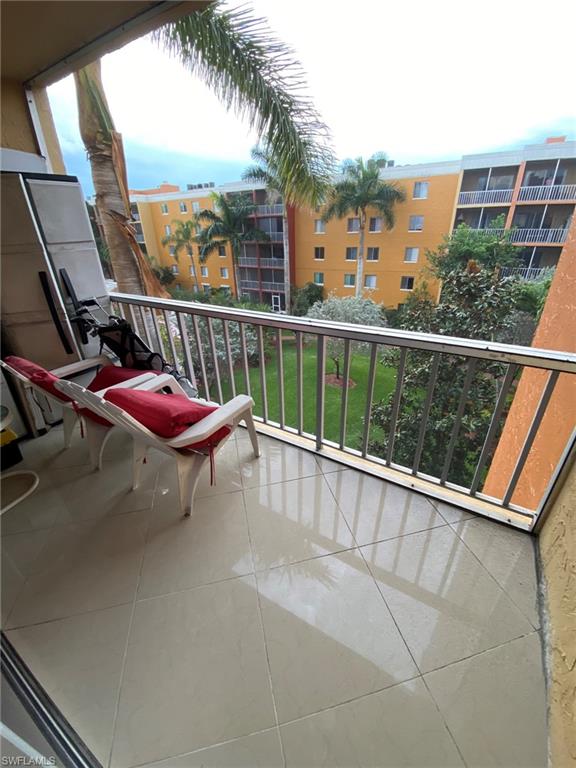 TOWERS CONDO - Residential