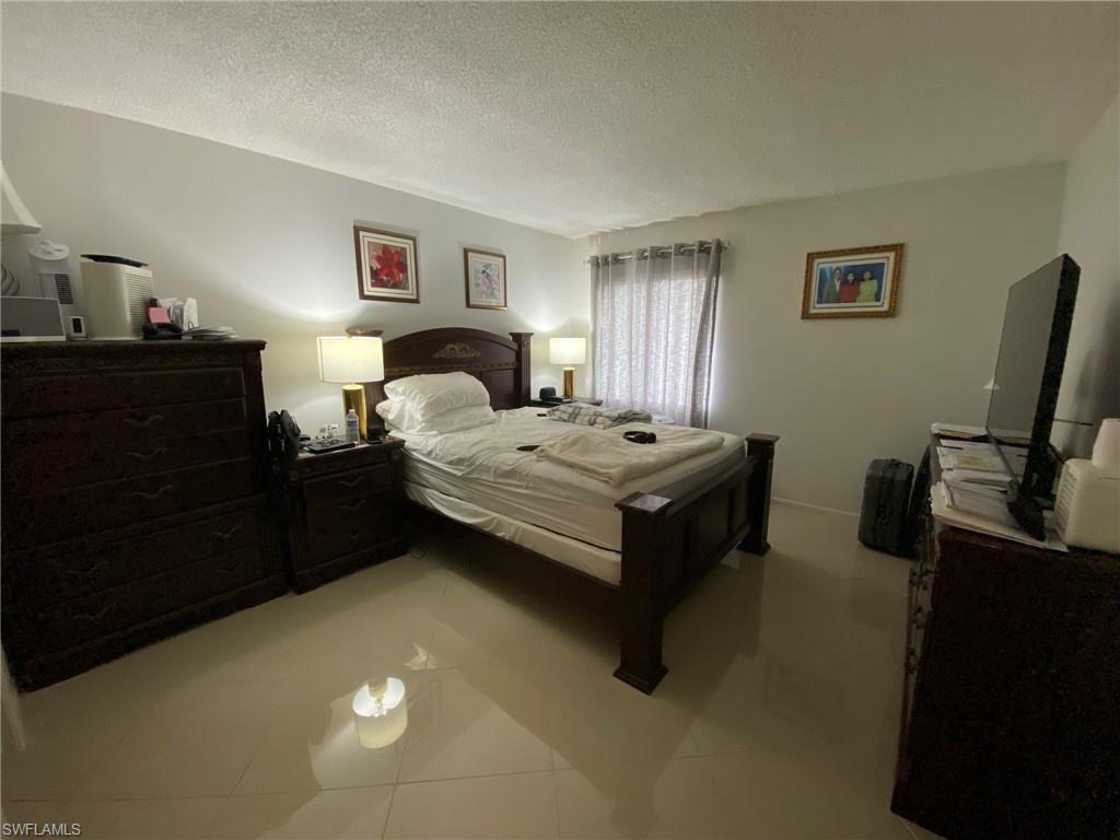 TOWERS CONDO - Residential