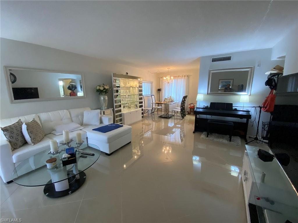 TOWERS CONDO - Residential