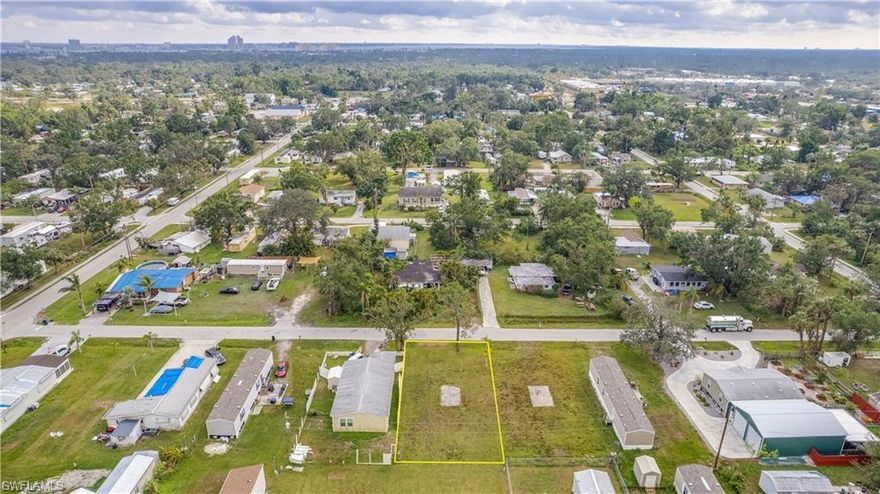 Beautiful lot for your home. Great location in Palmona Park. Only 2 minutes from Walmart Supercenter and other stores. Land is zoned MH-1 AND TFC-2. Property is in a very convenient location close to Wal-Mart, Home Depot, and much more. Public transportation nearby. Quick commute to US 41 and I75.