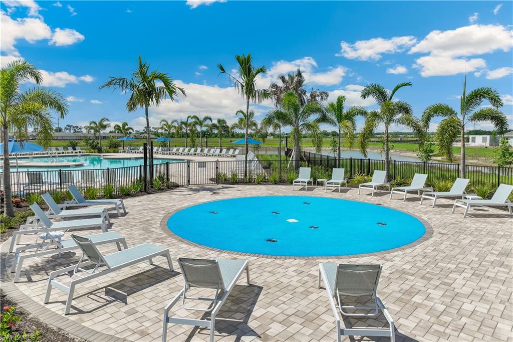 CORAL BAY - Residential