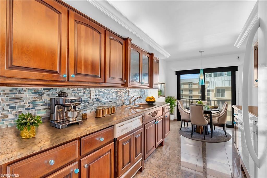 3430 Gulf Shore BLVD N 4J