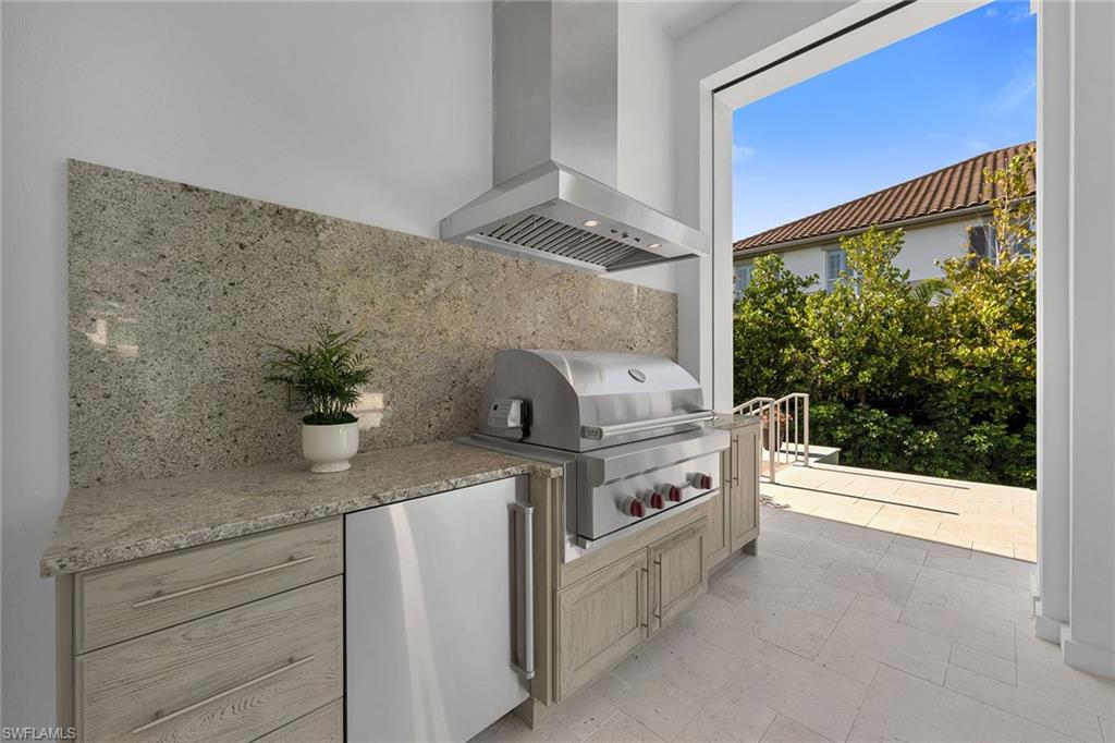 PARK SHORE - Residential