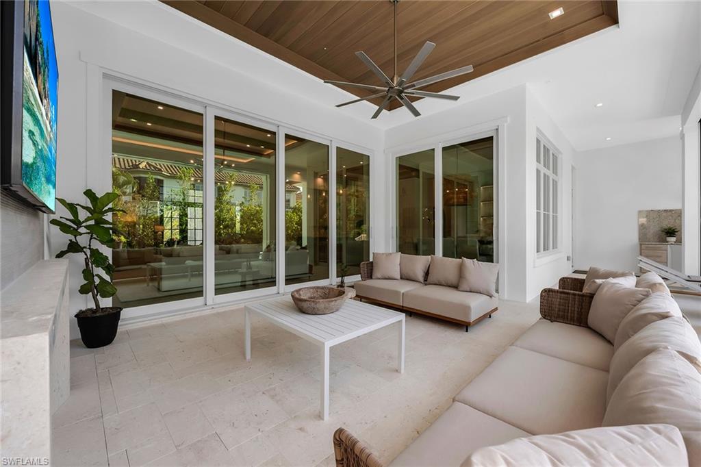 PARK SHORE - Residential