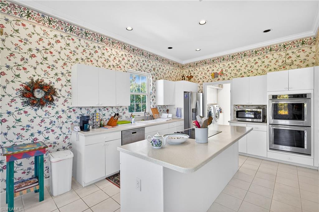 CALOOSA SHORES - Residential