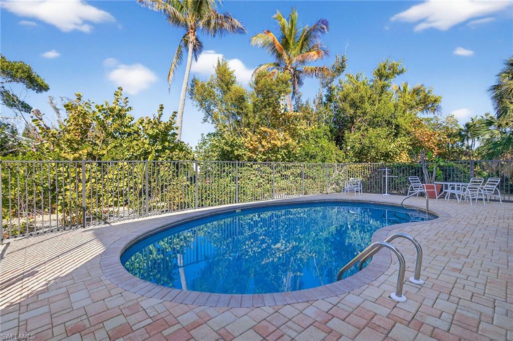 CALOOSA SHORES - Residential