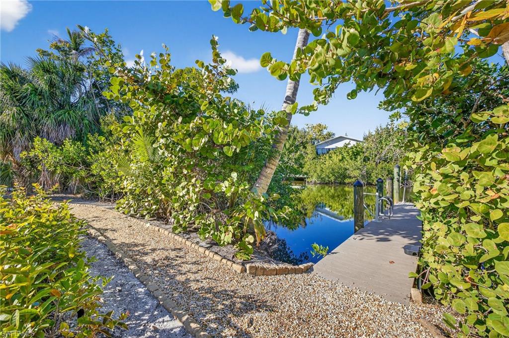 CALOOSA SHORES - Residential