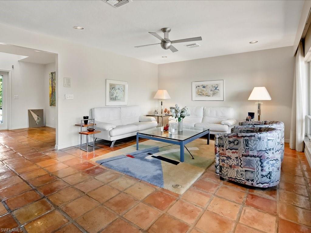 PINE RIDGE - Residential