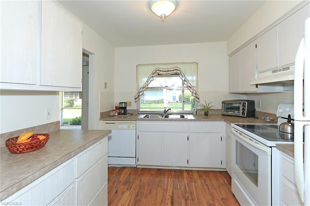 LAKEWOOD VILLAS - Residential