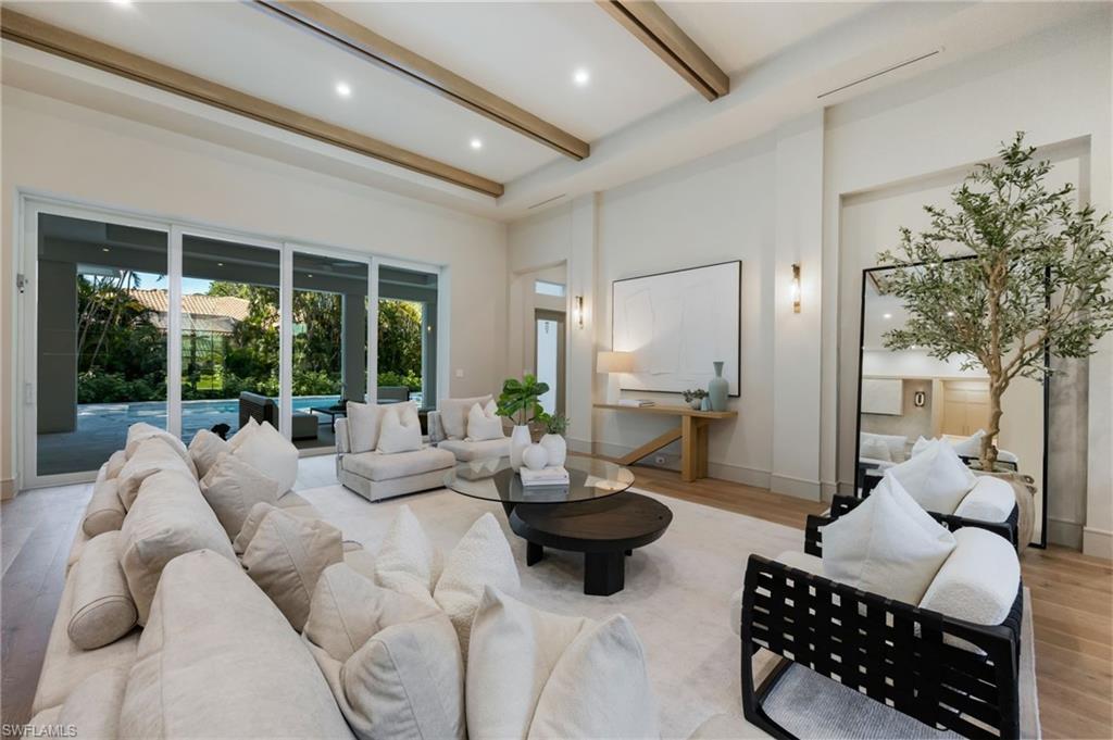 PARK SHORE - Residential