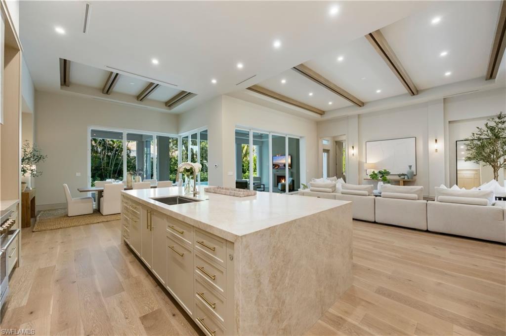 PARK SHORE - Residential