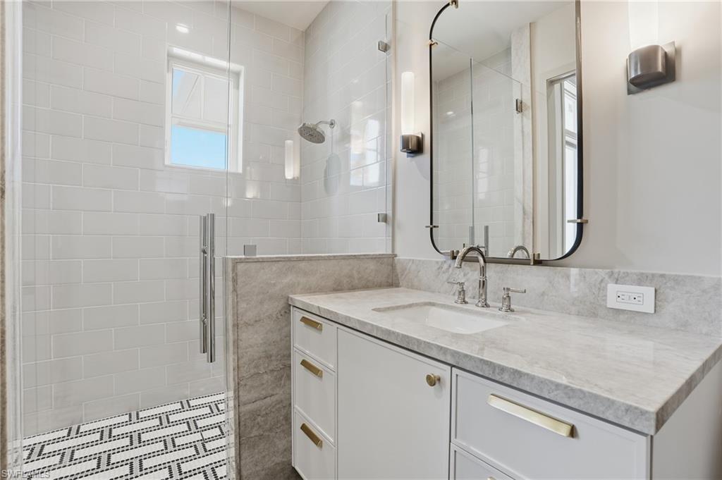 PARK SHORE - Residential