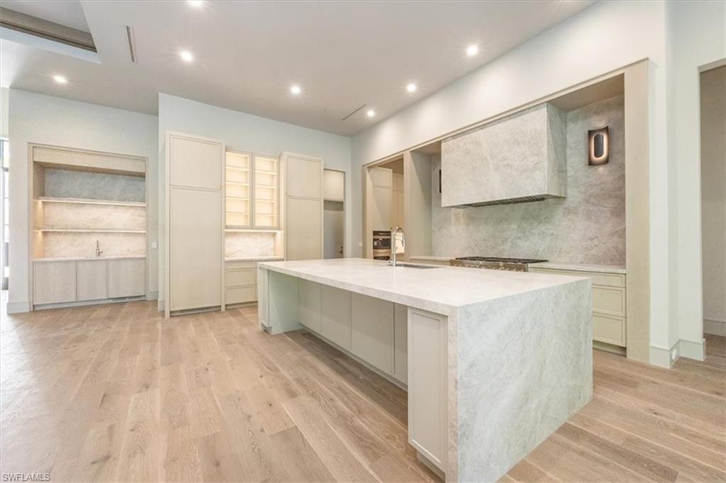 PARK SHORE - Residential