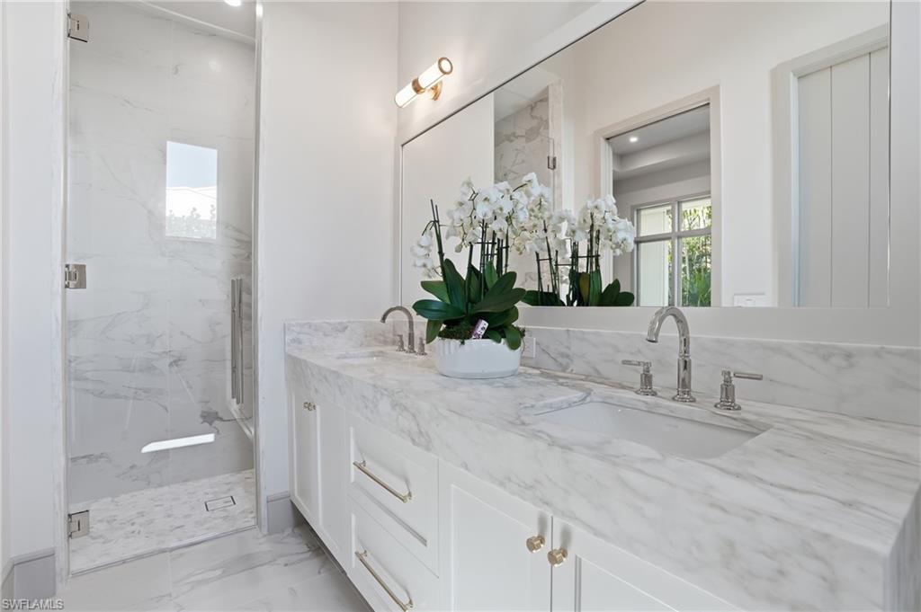 PARK SHORE - Residential