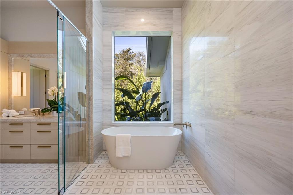 PARK SHORE - Residential