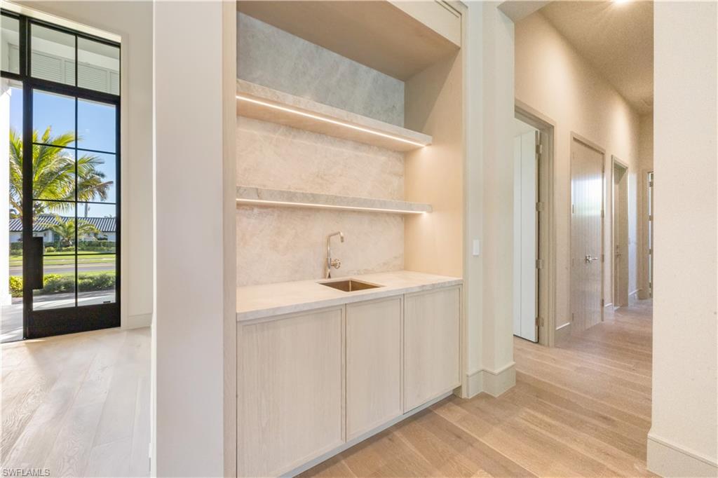 PARK SHORE - Residential