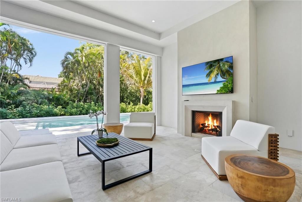 PARK SHORE - Residential