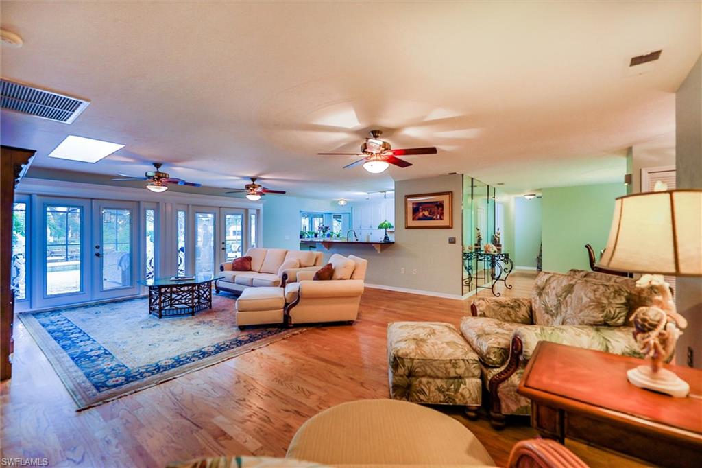 QUARTERDECK COVE - Residential