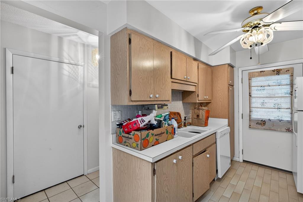 VICTORIA MANOR CONDO - Residential