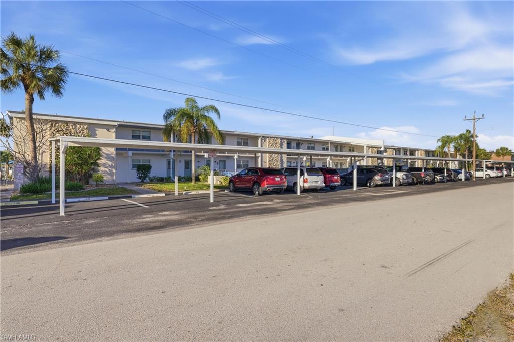 VICTORIA MANOR CONDO - Residential