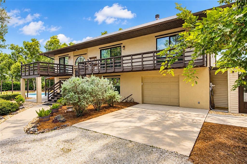 5710 Autumn Oaks LN