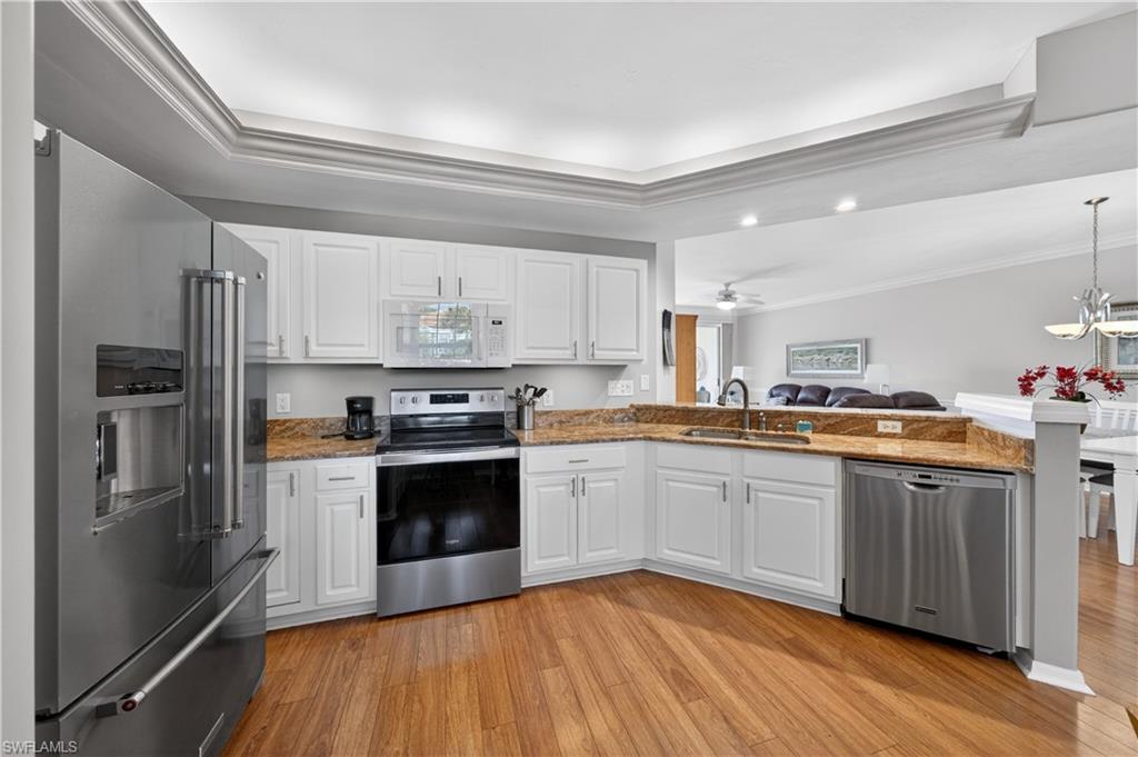 SUNSET STREAM - Residential