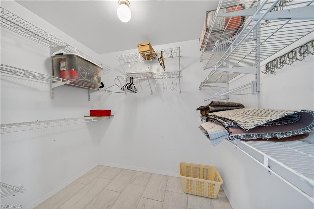 SUNSET STREAM - Residential