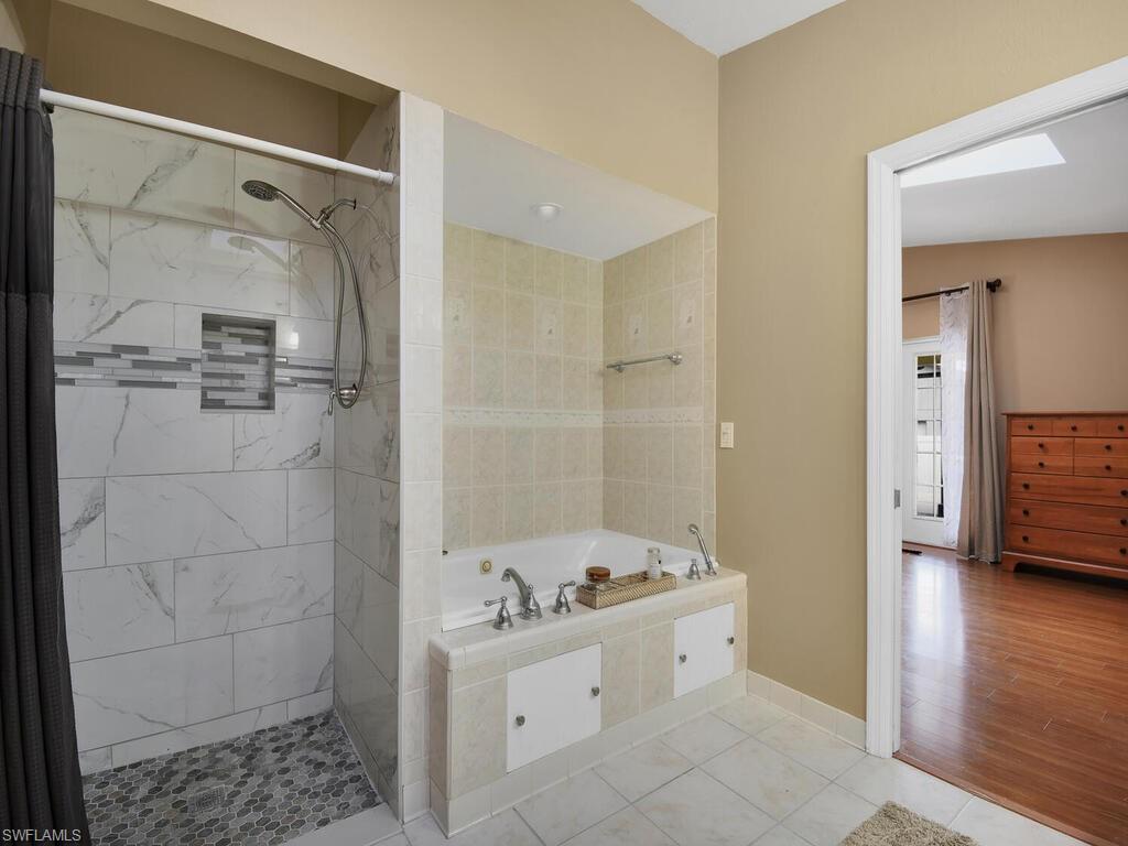 SAN CARLOS PARK - Residential