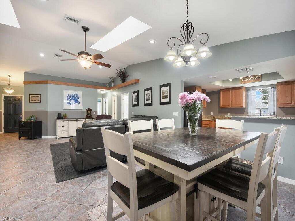 SAN CARLOS PARK - Residential