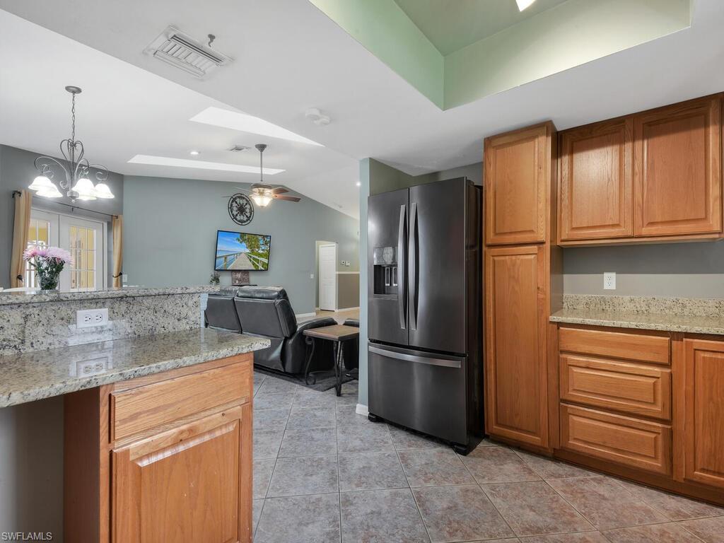 SAN CARLOS PARK - Residential