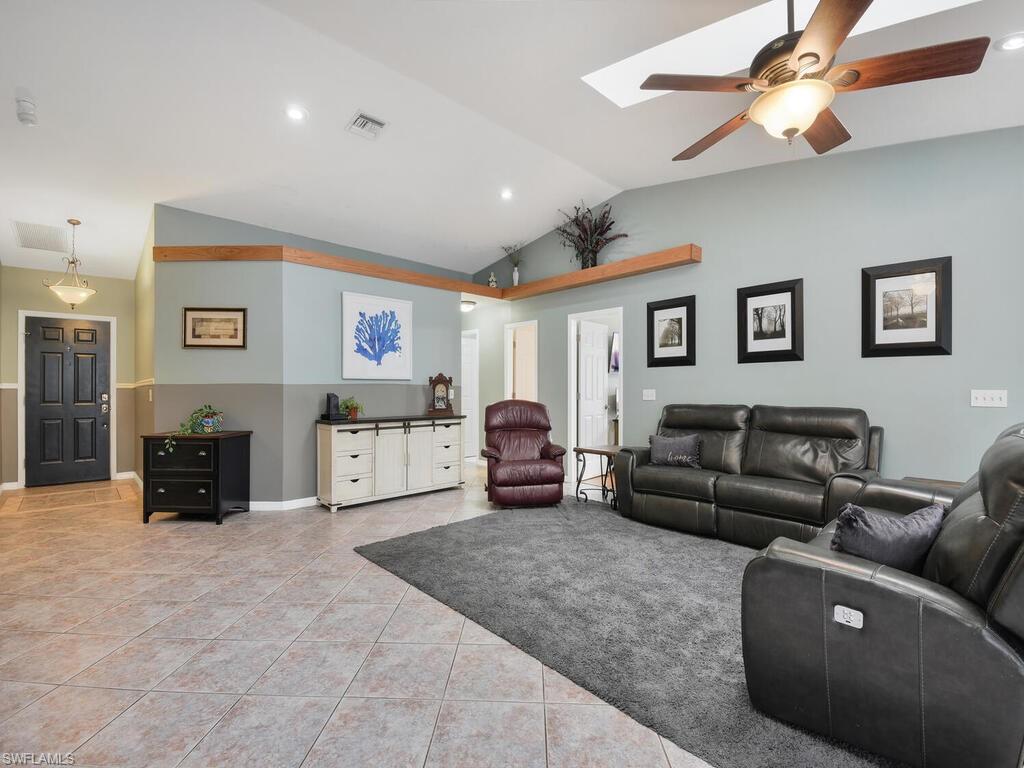 SAN CARLOS PARK - Residential