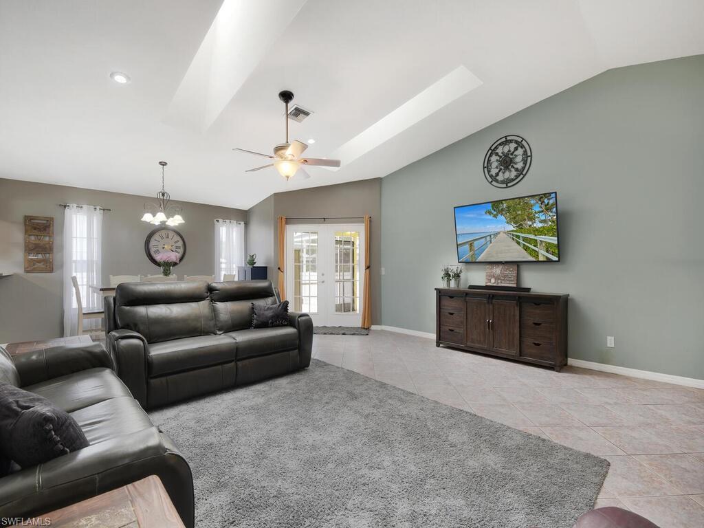 SAN CARLOS PARK - Residential