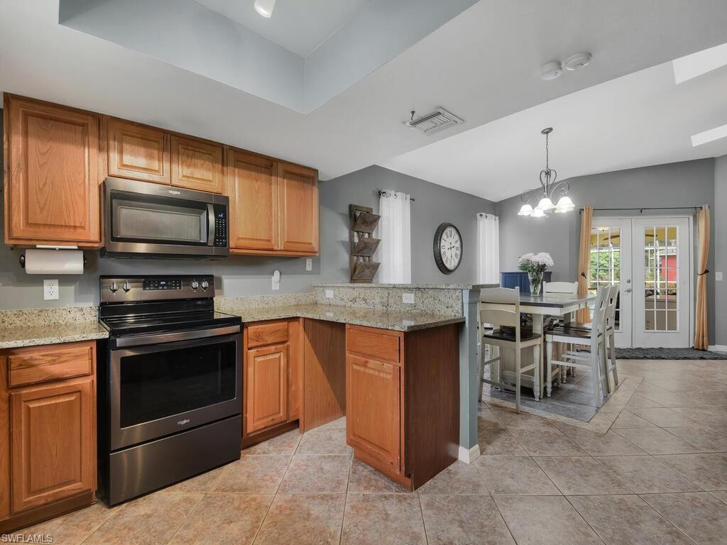 SAN CARLOS PARK - Residential