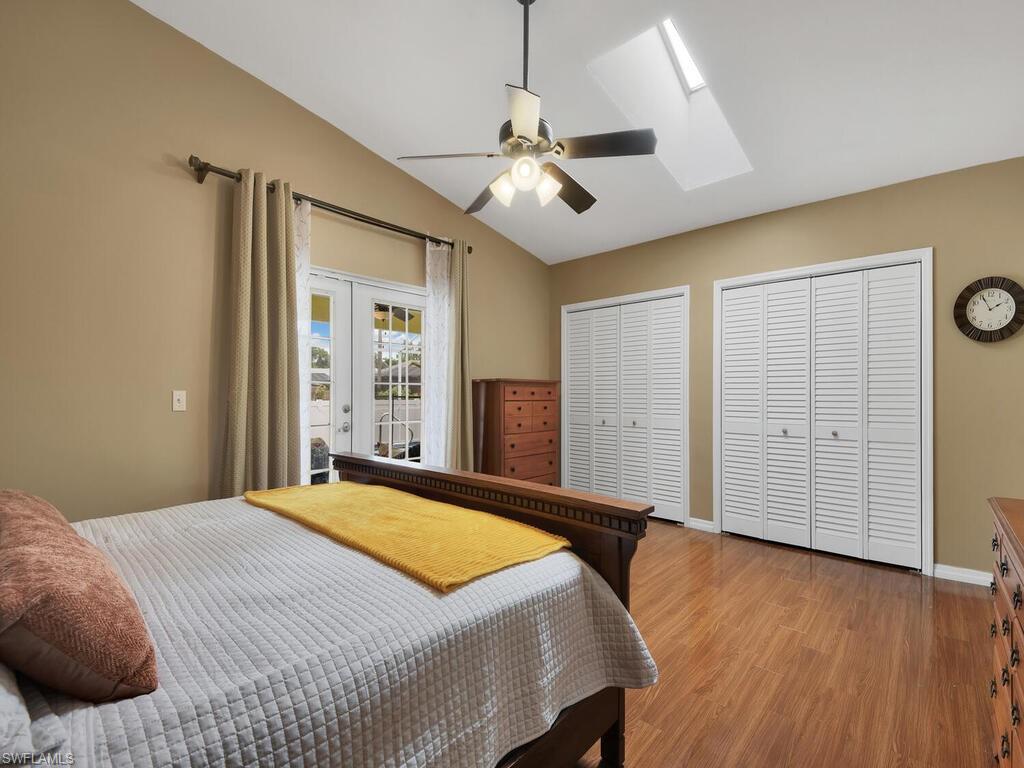 SAN CARLOS PARK - Residential