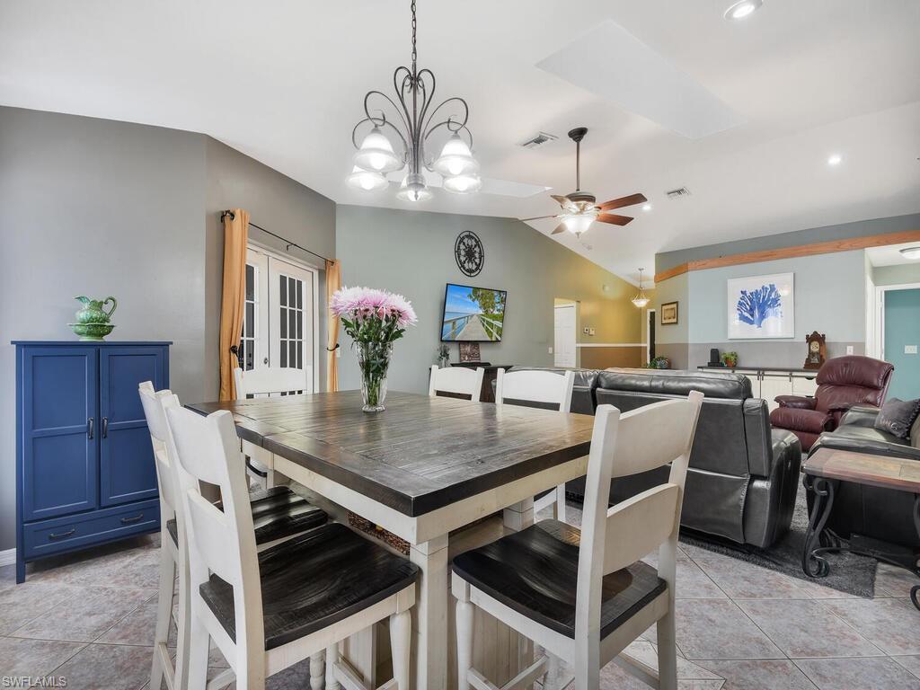 SAN CARLOS PARK - Residential