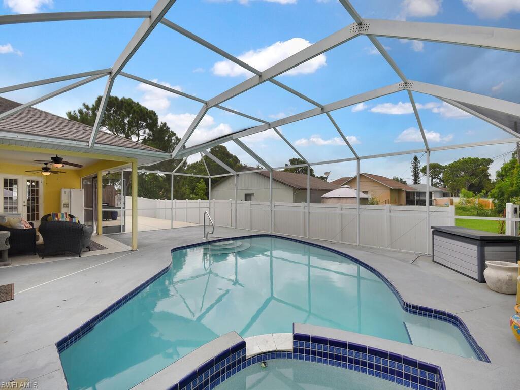 SAN CARLOS PARK - Residential