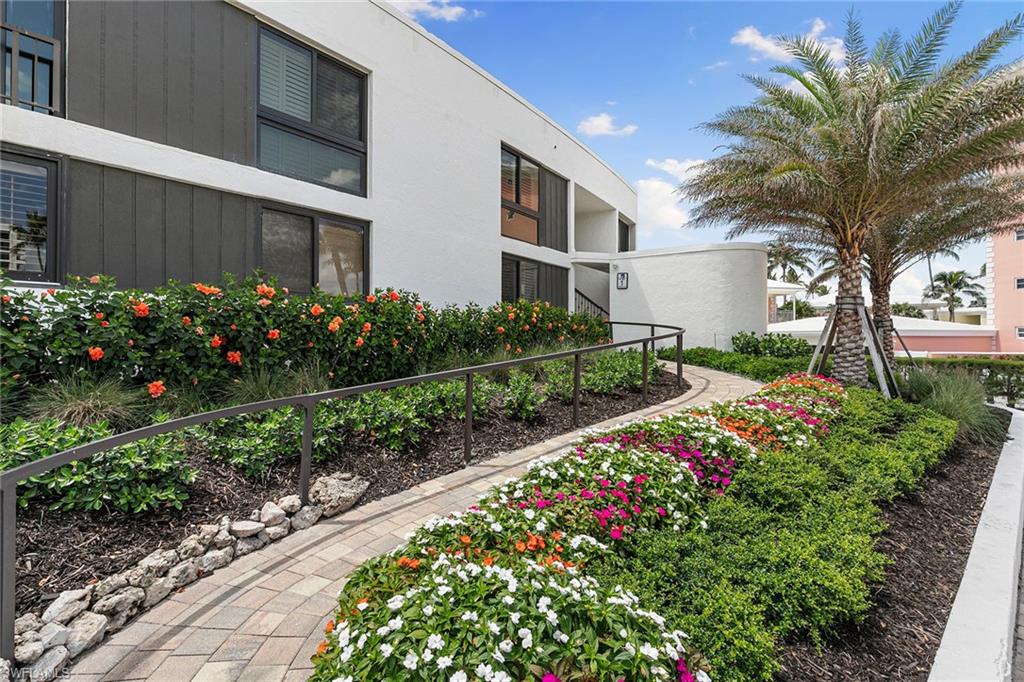 2398 Gulf Shore BLVD N 101