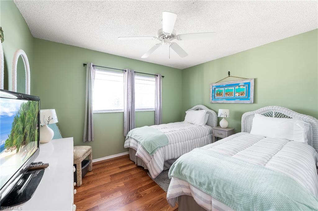 COUNTRY CLUB MANOR - Residential