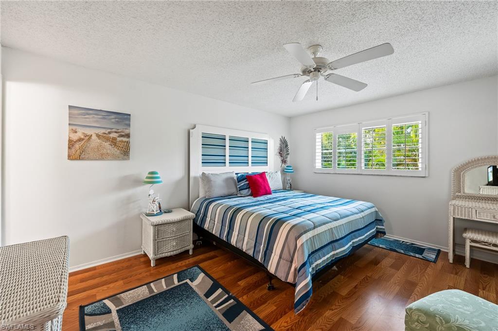 COUNTRY CLUB MANOR - Residential