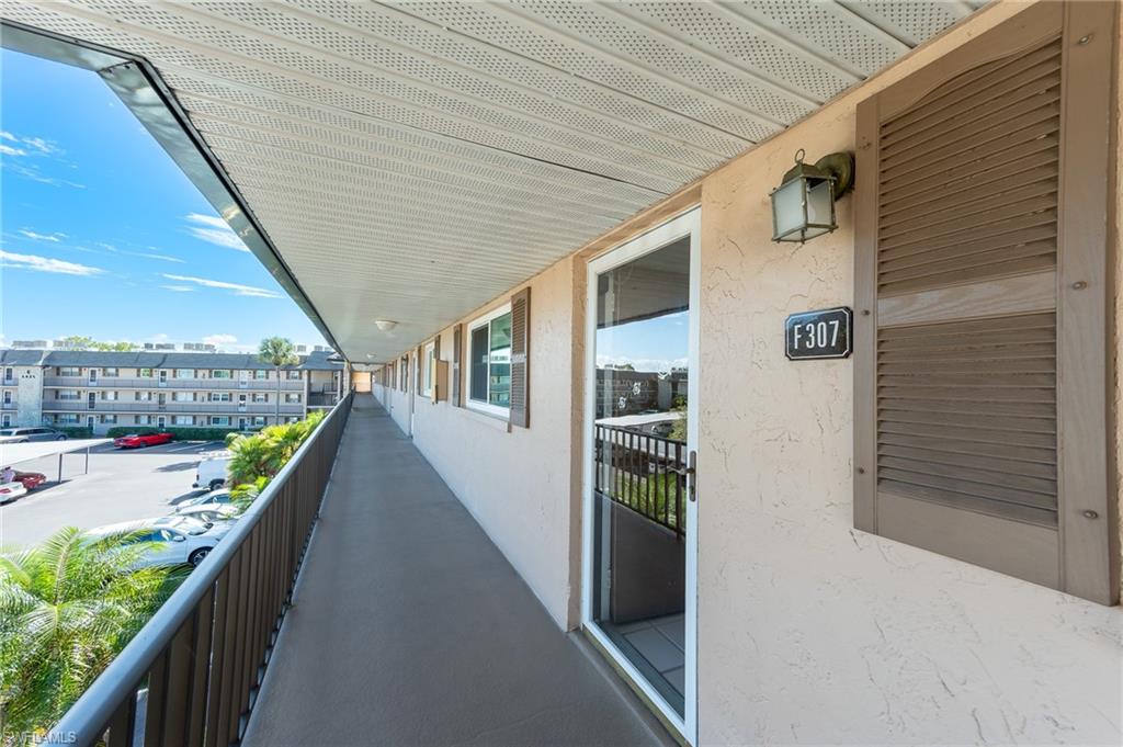 COUNTRY CLUB MANOR - Residential